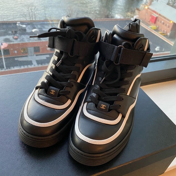 SOLD ❌ CHANEL Sneakers - Picture 6 of 8